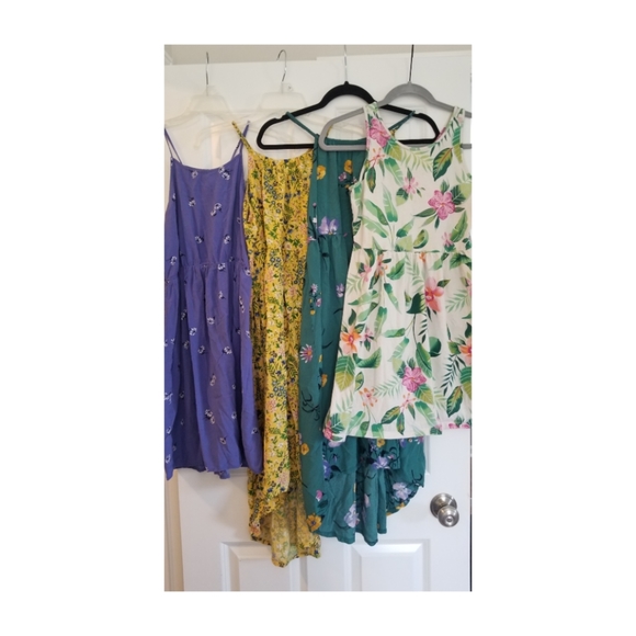 Bundle of (4) Old Navy summer floral midi dresses